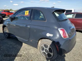 2017 FIAT 500e with VIN 3C3CFFGE4HT514128, listed as a Copart auction lot 48474644 with 0 mi miles and Clean Title. Bid and sale history available at carsss.com. Image 2.