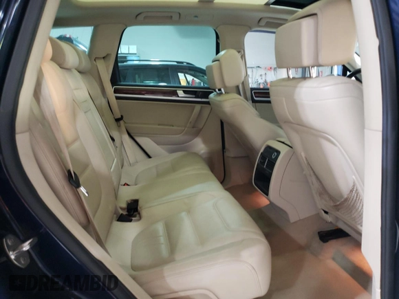 2012 Volkswagen Touareg Exec with VIN WVGEF9BP4CD011773, listed as a Copart auction lot 82461264 with 230,231 mi miles and Clean Title. Bid and sale history available at DreamBid. Image 11.
