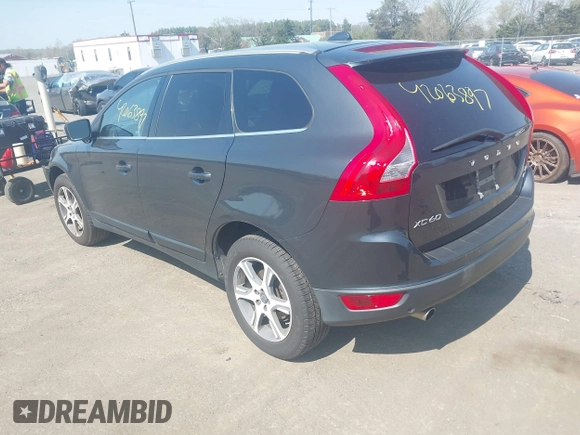 2013 Volvo XC60 T6 with VIN YV4902DZ2D2426548, listed as a IAAI auction lot 42063897 with 86,129 mi miles. Bid and sale history available at carsss.com. Image 3.