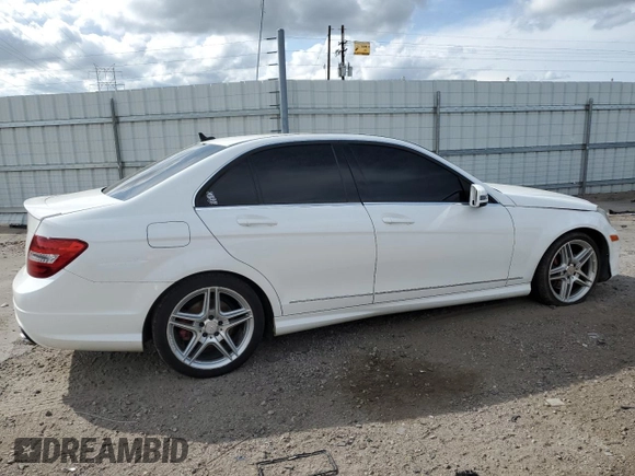 2013 Mercedes-Benz C 300 Sport с VIN WDDGF8ABXDR286670, выставлен на аукционе Copart как лот 61009525 с пробегом 125 791 миль миль и Списание • Salvage title. История ставок и продаж доступна на DreamBid. Изображение 3.