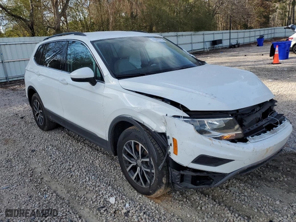 2020 Volkswagen Tiguan SE with VIN 3VV3B7AX3LM144530, listed as a Copart auction lot 46449705 with 33,487 mi miles and Salvage Title. Bid and sale history available at carsss.com. Image 4.
