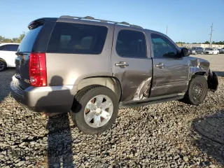2011 GMC Yukon SLT with VIN 1GKS1CE05BR270876, listed as a Copart auction lot 75906934 with 215,964 mi miles and Salvage Title. Bid and sale history available at carsss.com. Image 3.
