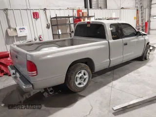 2000 Dodge Dakota Sport with VIN 1B7GL22N8YS723458, listed as a IAAI auction lot 41783869 with 143,561 mi miles and . Bid and sale history available at carsss.com. Image 4.