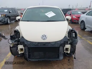 2006 Volkswagen New Beetle Coupe with VIN 3VWRR31C66M423272, listed as a IAAI auction lot 41435736 with 133,042 mi miles. Bid and sale history available at carsss.com. Image 13.