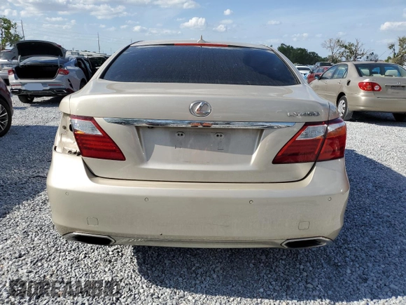 2011 Lexus LS 460 z VIN JTHBL5EF4B5103078, wystawiony jako Copart lot #51005735 z przebiegiem 131 493 mil mil oraz Szkoda całkowita • Salvage title. Historia ofert i sprzedaży dostępna na DreamBid. Obrazek 6.