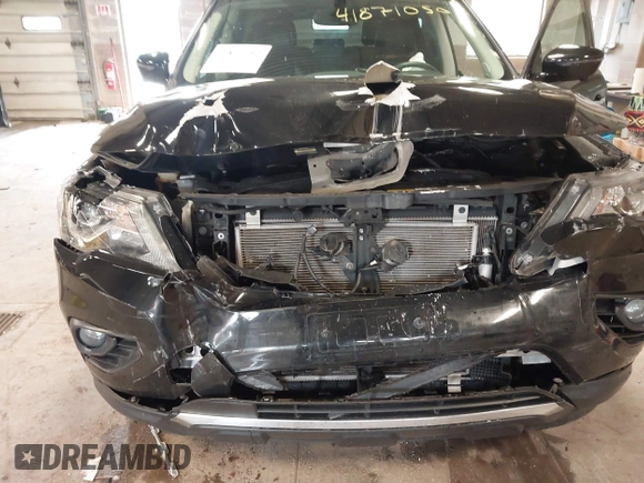 2017 Nissan Pathfinder Platinum with VIN 5N1DR2MM1HC632396, listed as a IAAI auction lot 41871050 with 53,419 mi miles and . Bid and sale history available at DreamBid. Image 6.