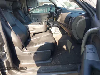 2013 Chevrolet Silverado 1500 LT with VIN 3GCPCSE08DG283985, listed as a IAAI auction lot 40983482 with 118,615 mi miles and . Bid and sale history available at DreamBid. Image 5.