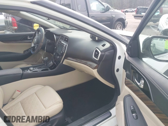 2018 Nissan Maxima SV z VIN 1N4AA6AP6JC402207, wystawiony jako IAAI lot #41192313 z przebiegiem 85 443 mil mil oraz . Historia ofert i sprzedaży dostępna na DreamBid. Obrazek 5.