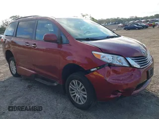 2016 Toyota Sienna XLE with VIN 5TDYK3DC8GS701072, listed as a IAAI auction lot 41154795 with 52,600 mi miles. Bid and sale history available at carsss.com. Image 1.