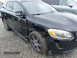 2014 Volvo XC60 R-Design Premier Plus z VIN YV4902DZ7E2553989, wystawiony jako IAAI lot #41919724 z przebiegiem 145 952 mil mil oraz . Historia ofert i sprzedaży dostępna na DreamBid. Obrazek 6.