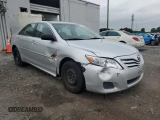 2010 Toyota Camry z VIN 4T1BF3EK1AU019732, wystawiony jako Copart lot #58469755 z przebiegiem 214 898 mil mil oraz Czysty tytuł • Clean title. Historia ofert i sprzedaży dostępna na DreamBid. Obrazek 4.