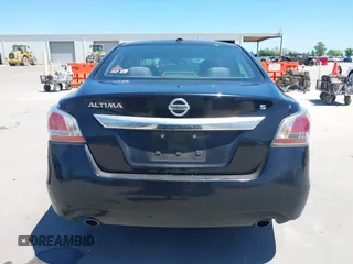 2015 Nissan Altima S with VIN 1N4AL3AP9FN869710, listed as a IAAI auction lot 42043275 with 163,909 mi miles and . Bid and sale history available at DreamBid. Image 17.