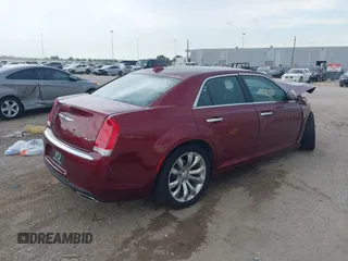 2020 Chrysler 300 Limited with VIN 2C3CCAEG2LH127949, listed as a IAAI auction lot 40041870 with 41,658 mi miles. Bid and sale history available at carsss.com. Image 4.