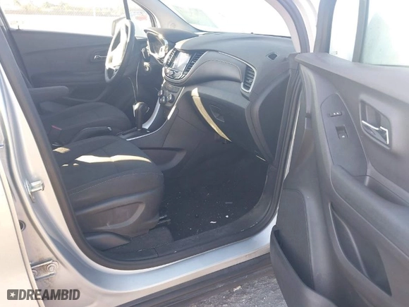 2020 Chevrolet Trax LS with VIN 3GNCJKSB4LL286096, listed as a IAAI auction lot 41466001 with 64,777 mi miles. Bid and sale history available at carsss.com. Image 5.