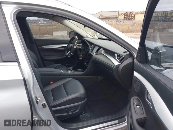 2019 Infiniti QX50 LUXE with VIN 3PCAJ5M17KF122263, listed as a IAAI auction lot 41277687 with 58,338 mi miles. Bid and sale history available at carsss.com. Image 5.