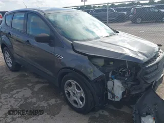 2018 Ford Escape S с VIN 1FMCU0F75JUB72424, выставлен на аукционе IAAI как лот 42379904 с пробегом 135 190 миль миль и . История ставок и продаж доступна на DreamBid. Изображение 1.