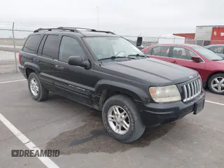 2004 Jeep Grand Cherokee Laredo with VIN 1J4GW48S24C294588, listed as a IAAI auction lot 41938010 with 177,368 mi miles. Bid and sale history available at carsss.com. Image 1.