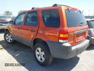 2006 Ford Escape XLT z VIN 1FMCU93126KD09603, wystawiony jako IAAI lot #42401991 z przebiegiem 124 167 mil mil oraz . Historia ofert i sprzedaży dostępna na DreamBid. Obrazek 3.