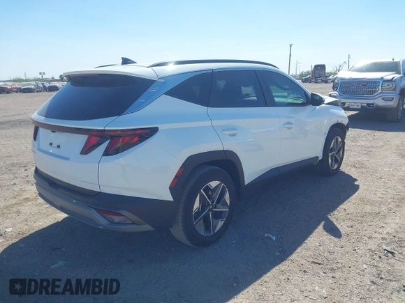 2025 Hyundai Tucson SEL z VIN 5NMJB3DE1SH467162, wystawiony jako IAAI lot #41851533 z przebiegiem 5 445 mil mil oraz . Historia ofert i sprzedaży dostępna na DreamBid. Obrazek 4.