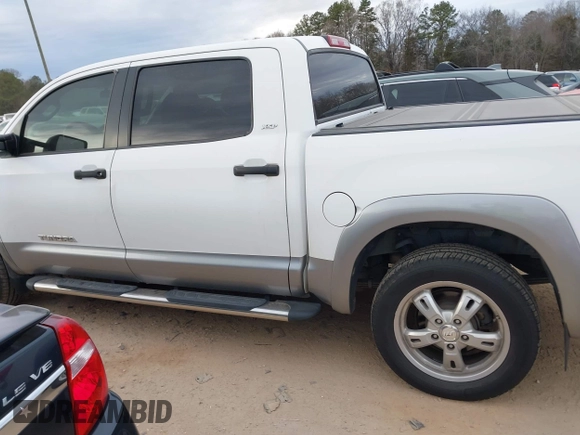 2007 Toyota Tundra SR5 with VIN 5TBDV54117S489964, listed as a IAAI auction lot 41426476 with 217,606 mi miles. Bid and sale history available at carsss.com. Image 14.