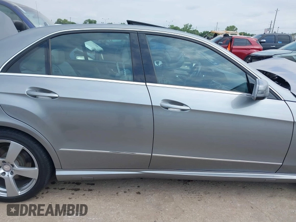 2011 Mercedes-Benz E-Class E 350 Luxury with VIN WDDHF5GB9BA382151, listed as a IAAI auction lot 42045643 with 120,535 mi miles. Bid and sale history available at carsss.com. Image 12.