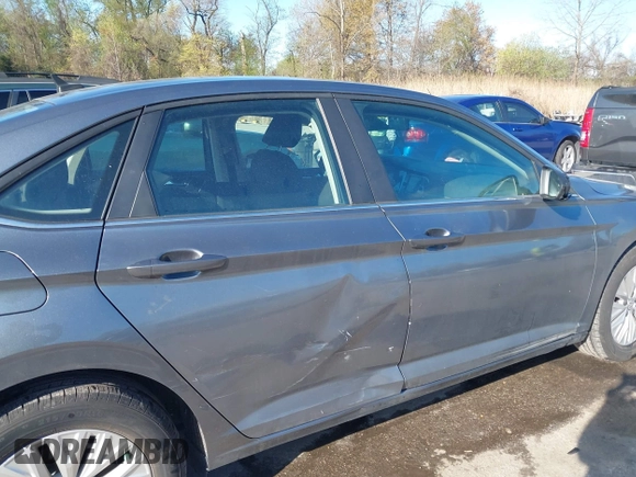 2020 Volkswagen Jetta S with VIN 3VWCB7BU6LM027864, listed as a IAAI auction lot 41876598 with 118,084 mi miles and . Bid and sale history available at DreamBid. Image 20.
