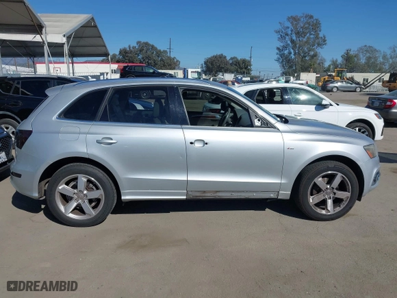 2011 Audi Q5 3.2L Premium Plus with VIN WA1DKAFP9BA068715, listed as a IAAI auction lot 41867985 with 147,207 mi miles. Bid and sale history available at carsss.com. Image 14.