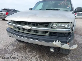 2005 Chevrolet Suburban LT with VIN 3GNEC16Z55G112439, listed as a IAAI auction lot 41994235 with 1 mi miles. Bid and sale history available at carsss.com. Image 6.