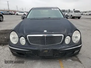 2003 Mercedes-Benz E 500 z VIN WDBUF70J63A290744, wystawiony jako Copart lot #58621995 z przebiegiem 124 631 mil mil oraz Czysty tytuł • Clean title. Historia ofert i sprzedaży dostępna na DreamBid. Obrazek 5.