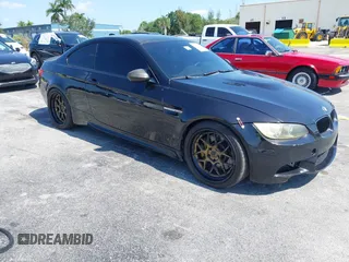 2009 BMW M3 z VIN WBSWD93559PY43330, wystawiony jako IAAI lot #42235941 z przebiegiem 119 543 mil mil oraz . Historia ofert i sprzedaży dostępna na DreamBid. Obrazek 1.