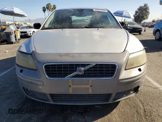 2005 Volvo S40 with VIN YV1MS390452080747, listed as a Copart auction lot 85923554 with 98,185 mi miles and Salvage Title. Bid and sale history available at carsss.com. Image 5.