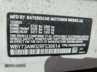 2024 BMW i4 eDrive40 z VIN WBY73AW02RFS36614, wystawiony jako Copart lot #46590795 z przebiegiem 4 286 mil mil oraz Czysty tytuł • Clean title. Historia ofert i sprzedaży dostępna na DreamBid. Obrazek 12.