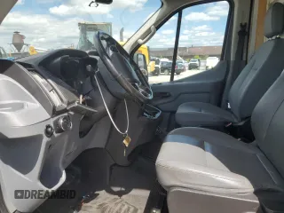 2017 Ford Transit z VIN 1FTYR3XV3HKB00878, wystawiony jako Copart lot #55963155 z przebiegiem 362 956 mil mil oraz Tytuł czysty. Historia ofert i sprzedaży dostępna na DreamBid. Obrazek 7.