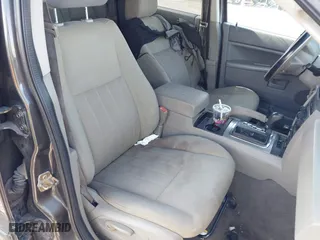 2006 Jeep Grand Cherokee Laredo with VIN 1J4GR48K66C186386, listed as a IAAI auction lot 41961862 with 270,771 mi miles. Bid and sale history available at carsss.com. Image 5.