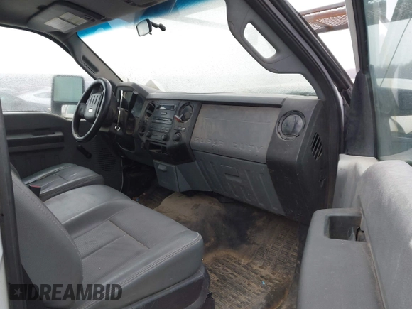 2012 Ford F-250 XL z VIN 1FDBF2A61CEA82989, wystawiony jako IAAI lot #41554078 z przebiegiem 257 846 mil mil oraz . Historia ofert i sprzedaży dostępna na DreamBid. Obrazek 5.