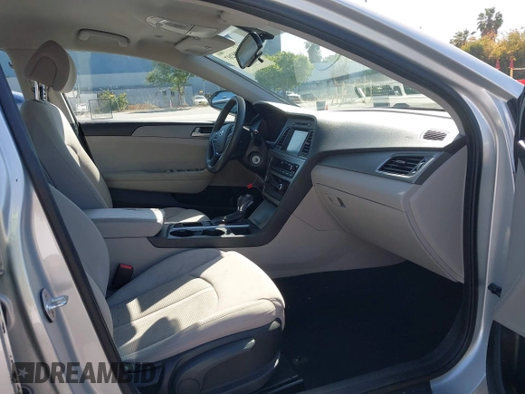 2016 Hyundai Sonata SE with VIN 5NPE24AF2GH386525, listed as a IAAI auction lot 42429207 with 125,833 mi miles and . Bid and sale history available at DreamBid. Image 5.
