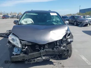 2018 Toyota Sienna XLE Auto Access Seat with VIN 5TDYZ3DC7JS934752, listed as a IAAI auction lot 41982268 with 60,225 mi miles. Bid and sale history available at carsss.com. Image 13.