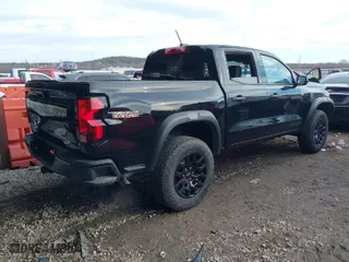 2024 Chevrolet Colorado 4WD Trail Boss with VIN 1GCPTEEK5R1138959, listed as a IAAI auction lot 41363463 with 5,514 mi miles. Bid and sale history available at carsss.com. Image 4.