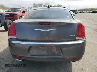 2018 Chrysler 300 Limited z VIN 2C3CCAEG7JH159616, wystawiony jako Copart lot #53839185 z przebiegiem 156 482 mil mil oraz Szkoda całkowita • Salvage title. Historia ofert i sprzedaży dostępna na DreamBid. Obrazek 6.