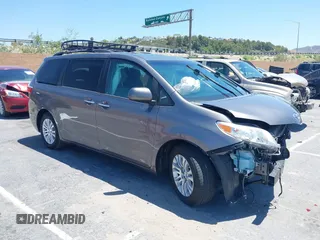 2017 Toyota Sienna XLE Auto Access Seat с VIN 5TDYZ3DCXHS895701, выставлен на аукционе IAAI как лот 42386759 с пробегом 65 596 миль миль и . История ставок и продаж доступна на DreamBid. Изображение 1.