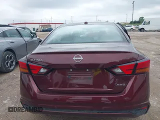 2025 Nissan Altima SV with VIN 1N4BL4DWXSN318337, listed as a IAAI auction lot 42124591 with 10,442 mi miles and . Bid and sale history available at carsss.com. Image 16.