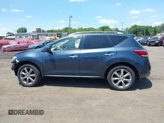 2014 Nissan Murano SL z VIN JN8AZ1MW5EW507368, wystawiony jako IAAI lot #42403046 z przebiegiem 102 729 mil mil oraz . Historia ofert i sprzedaży dostępna na DreamBid. Obrazek 14.
