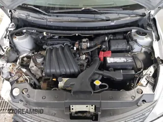 2009 Nissan Versa 1.6 z VIN 3N1CC11E89L460255, wystawiony jako IAAI lot #42161311 z przebiegiem 165 905 mil mil oraz . Historia ofert i sprzedaży dostępna na DreamBid. Obrazek 10.