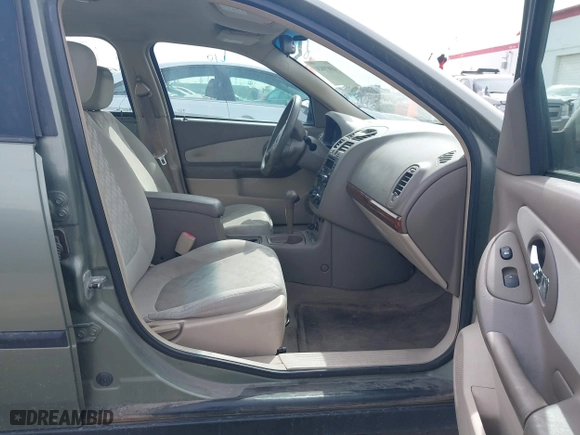 2004 Chevrolet Malibu with VIN 1G1ZS54834F204074, listed as a IAAI auction lot 41839024 with 286,355 mi miles. Bid and sale history available at carsss.com. Image 5.