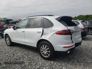2017 Porsche Cayenne z VIN WP1AA2A23HKA87999, wystawiony jako Copart lot #57457705 z przebiegiem 27 231 mil mil oraz Szkoda całkowita • Salvage title. Historia ofert i sprzedaży dostępna na DreamBid. Obrazek 2.