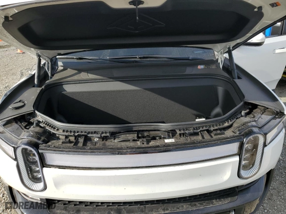 2024 Rivian R1S Adventure with VIN 7PDSGABA4RN043975, listed as a Copart auction lot 41524615 with 6,807 mi miles and Salvage Title. Bid and sale history available at carsss.com. Image 14.