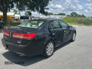 2011 Lincoln MKZ Hybrid z VIN 3LNDL2L33BR759329, wystawiony jako Copart lot #60902525 z przebiegiem 131 927 mil mil oraz Czysty tytuł • Clean title. Historia ofert i sprzedaży dostępna na DreamBid. Obrazek 4.