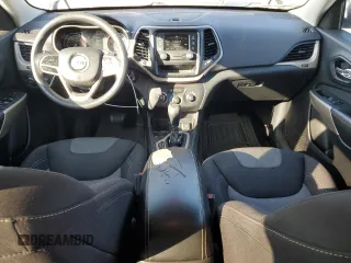 2018 Jeep Cherokee Latitude Tech Connect z VIN 1C4PJLCBXJD528035, wystawiony jako Copart lot #65602975 z przebiegiem 180 208 mil mil oraz Czysty tytuł • Clean title. Historia ofert i sprzedaży dostępna na DreamBid. Obrazek 8.