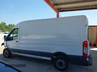 2017 Ford Transit z VIN 1FTYE2CM1HKA13709, wystawiony jako IAAI lot #41933179 z przebiegiem 147 539 mil mil oraz . Historia ofert i sprzedaży dostępna na DreamBid. Obrazek 14.