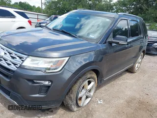 2018 Ford Explorer XLT z VIN 1FM5K7D8XJGC53906, wystawiony jako IAAI lot #42381320 z przebiegiem 142 782 mil mil oraz . Historia ofert i sprzedaży dostępna na DreamBid. Obrazek 17.